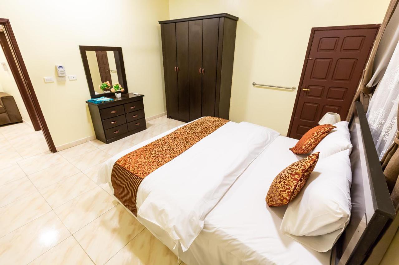 Al Eairy Furnished Apartments - Al Bahah 4 Buitenkant foto